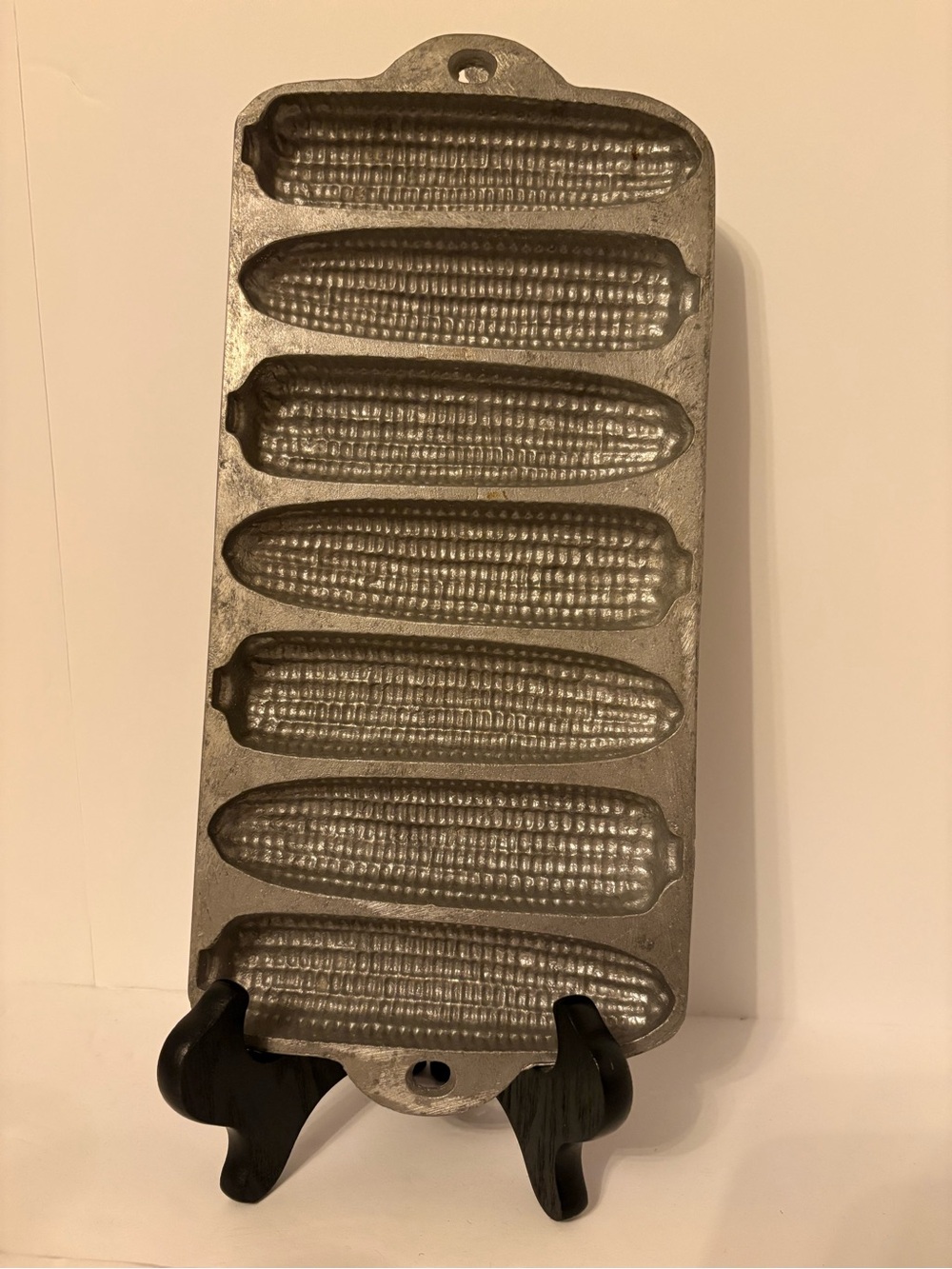 Cast iron cornbread mold , 7 ears, vintage heavy